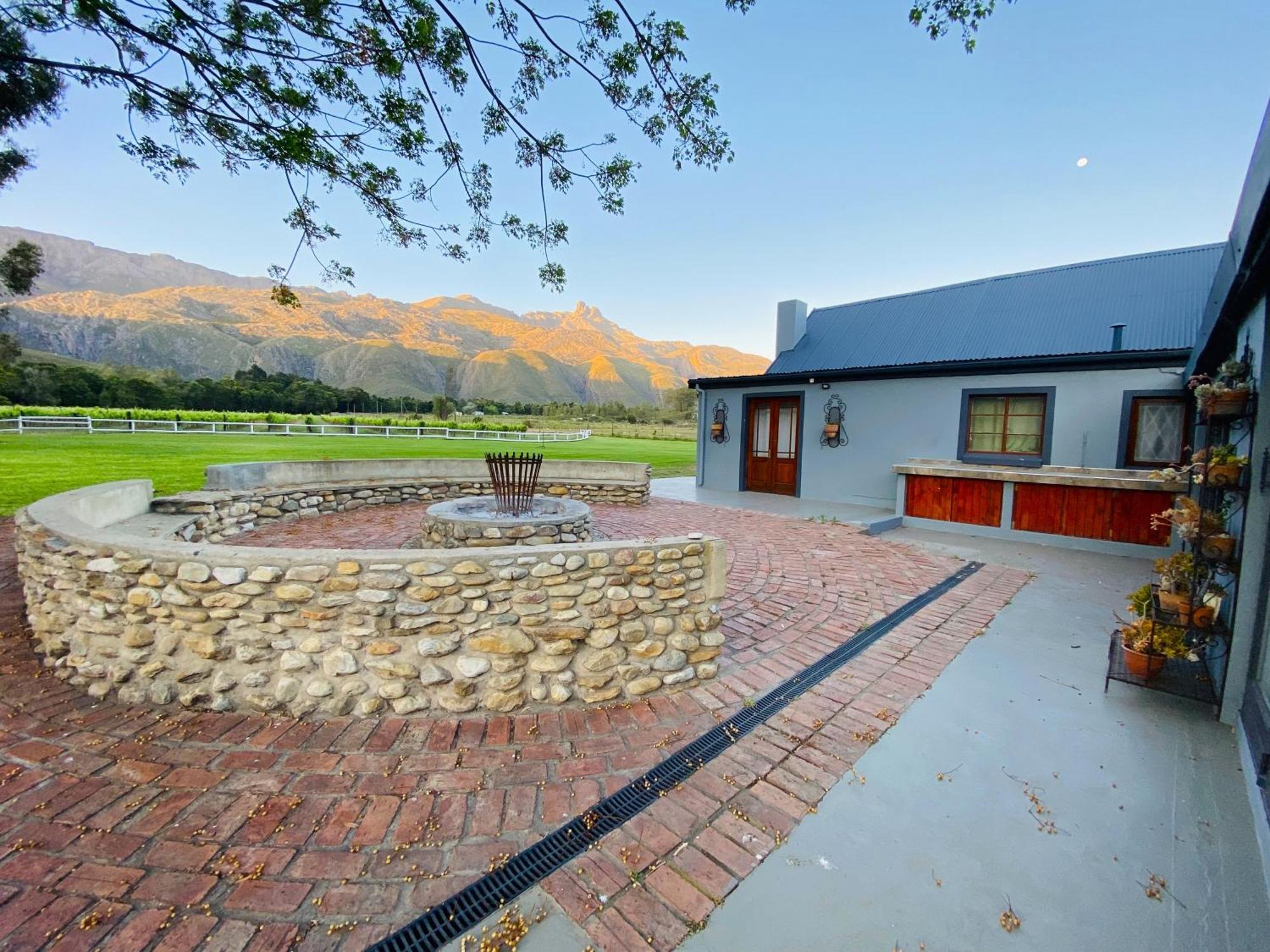 ホテル Oaksrest Vineyards Guest Farm レディスミス エクステリア 写真